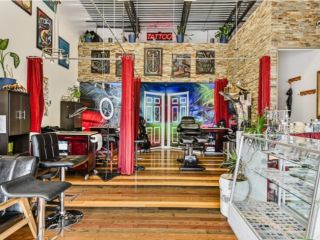 Studio de tatouage et perçage avec bijouterie REF#17038