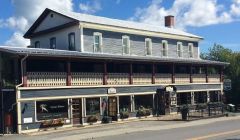 Auberge, commerces et logements à vendre  REF#16663